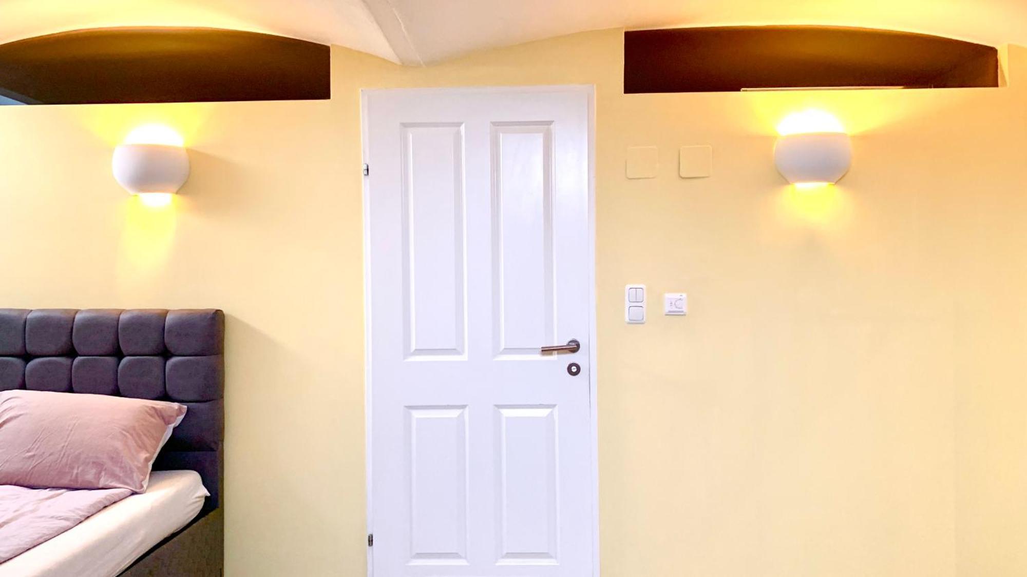 Centrally Located Included Netflix *