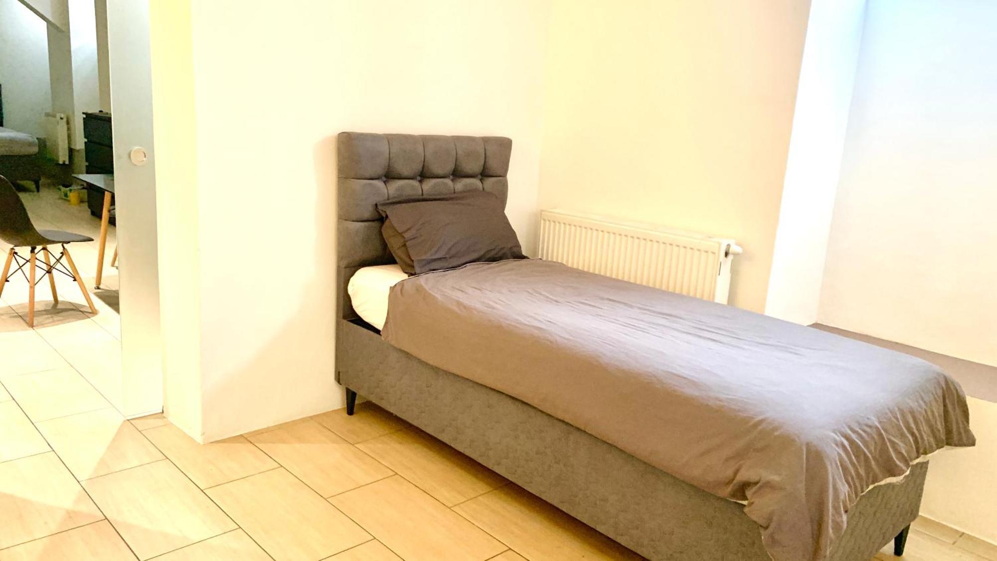 Apartment Centrally Located Included Netflix