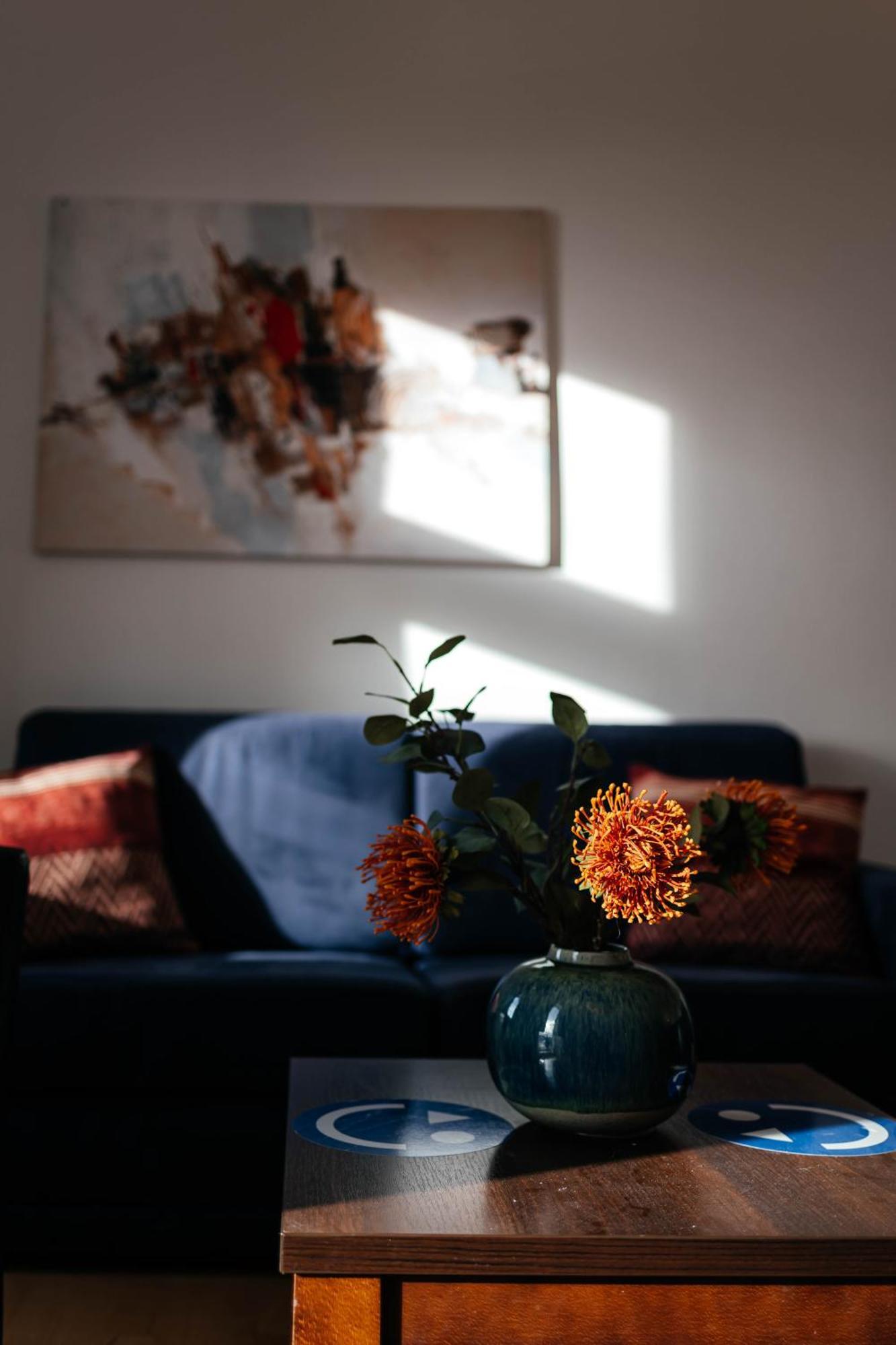 Lax Apartment *