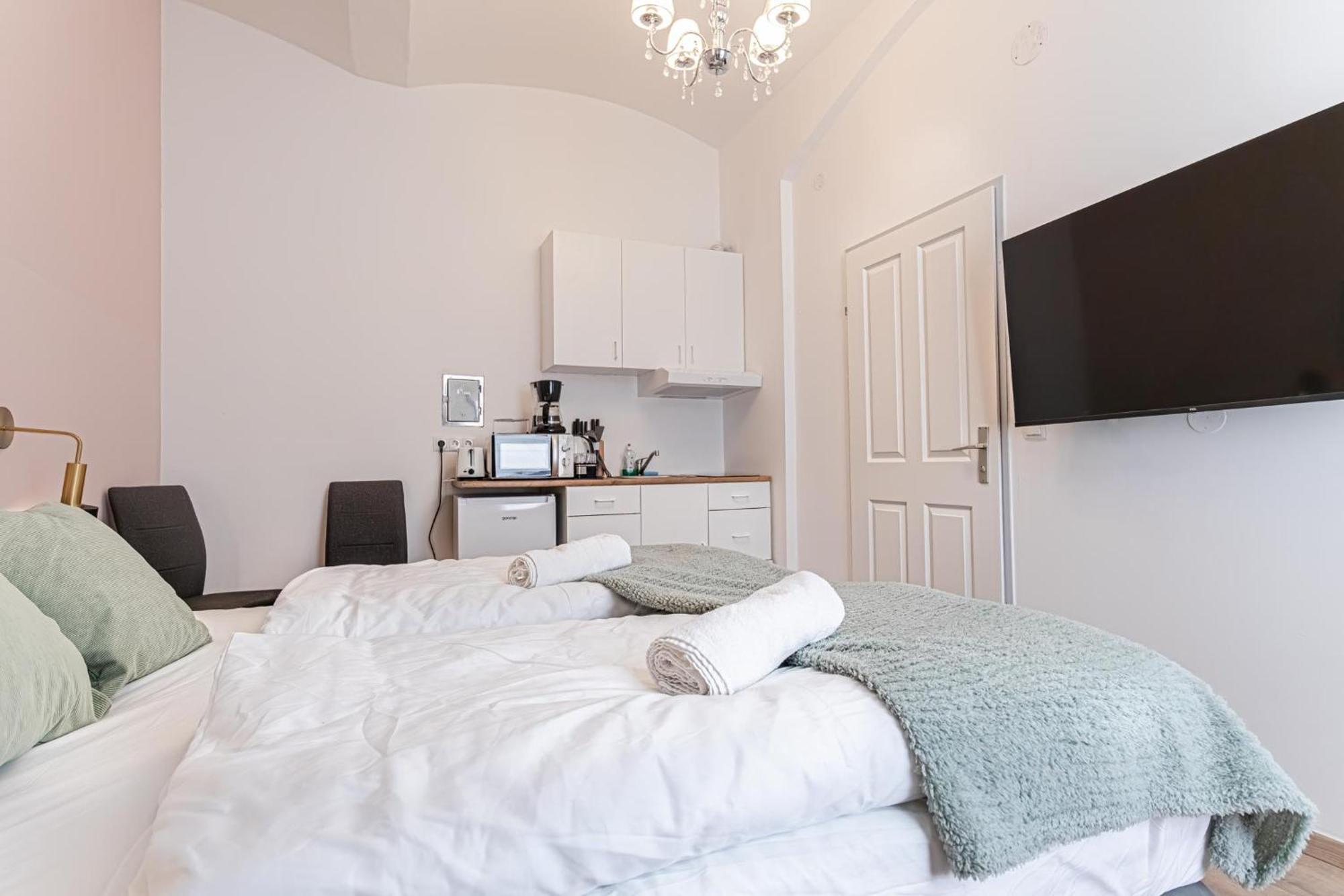 Queen Bed Near Westbahnhof