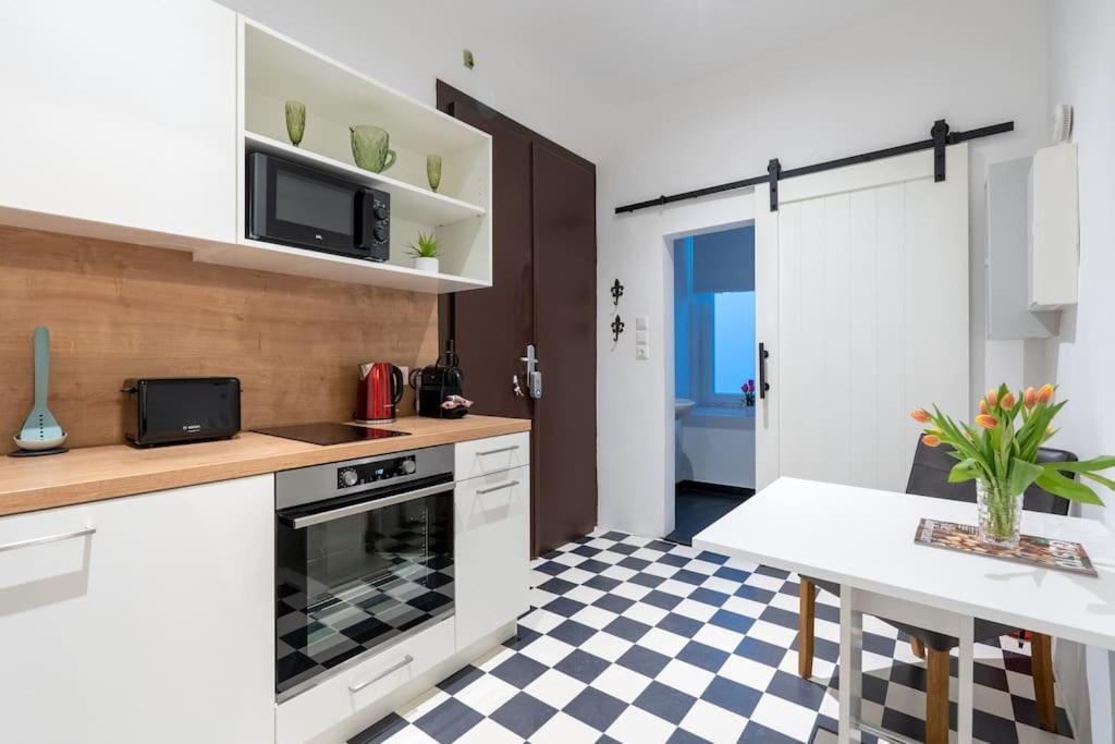 Practical 1br Flat By Center By Hm Apartment Vienna