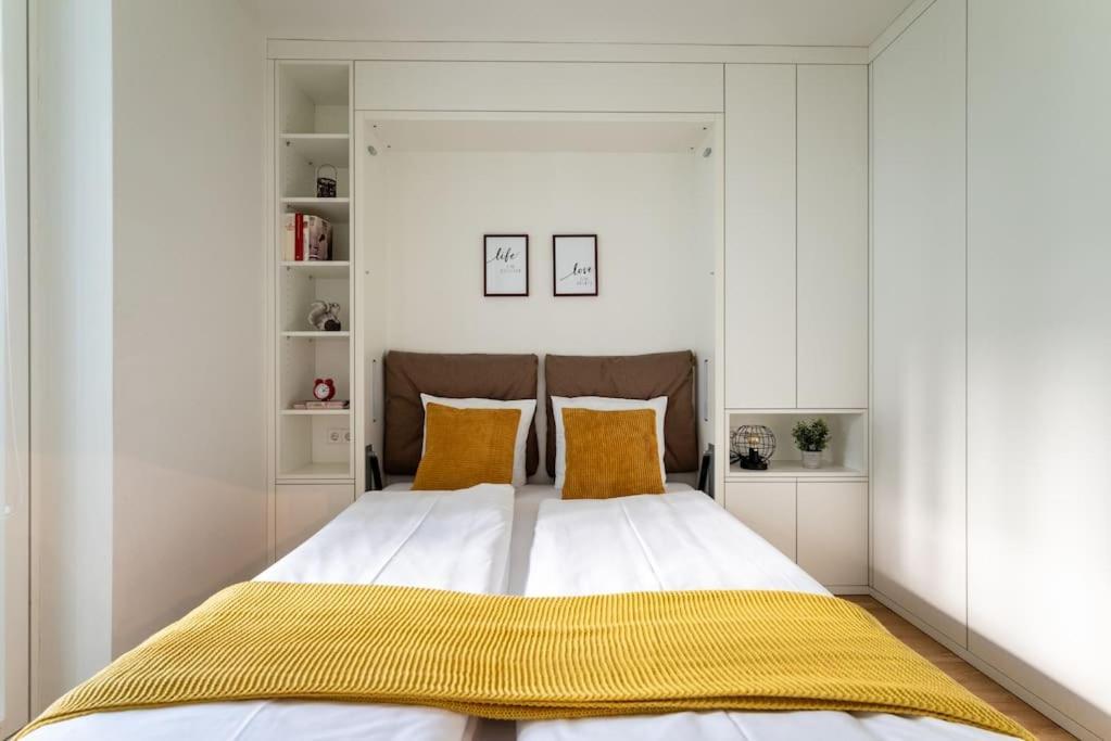 Apartment Hm • New Studio By Wu & Messe Vienna