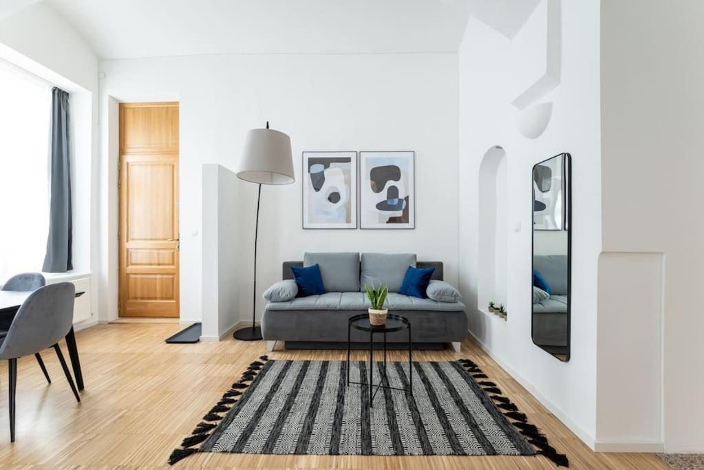 Family 2br Oasis Steps From By Hm *