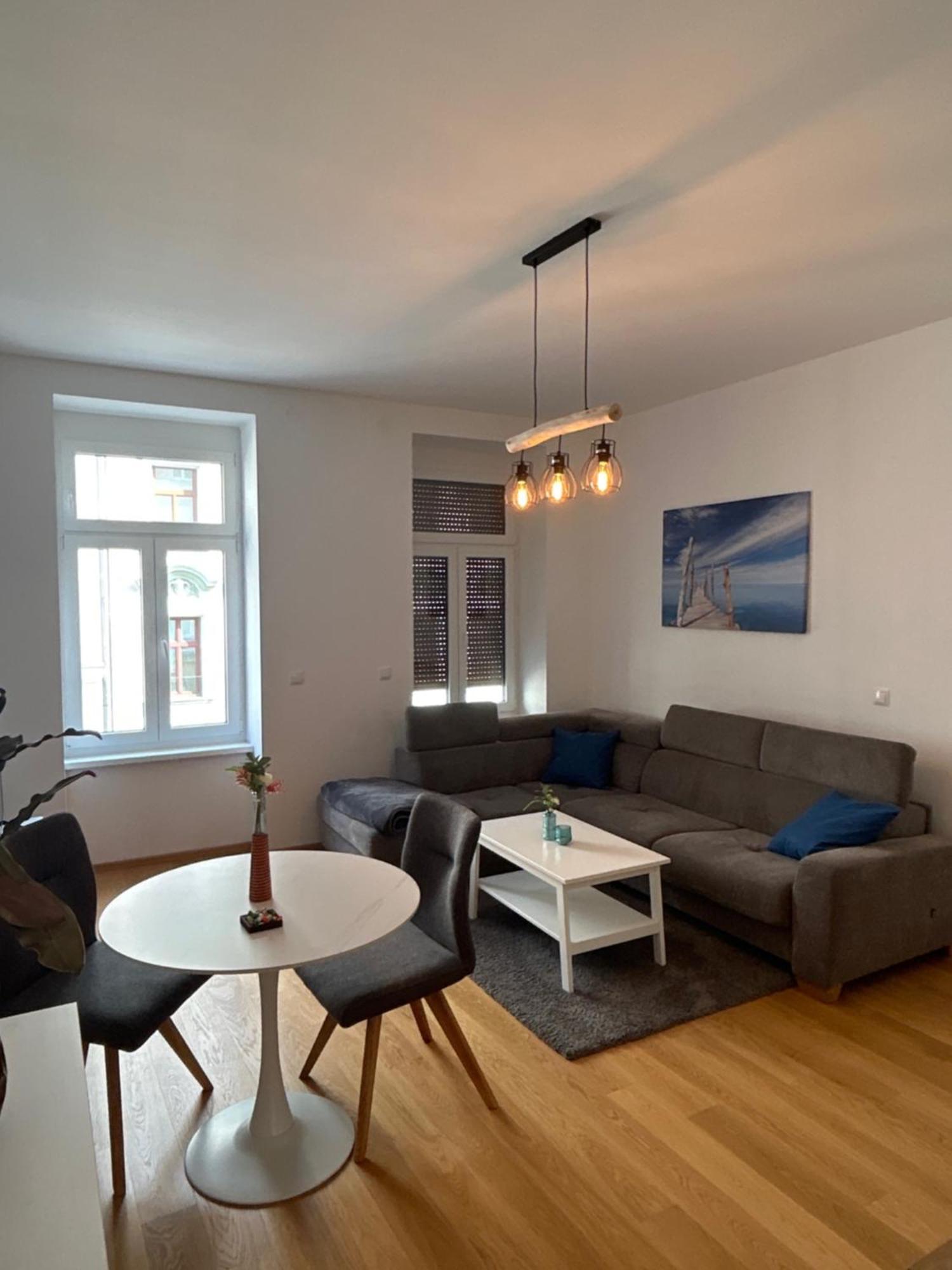 Apartment Central 10