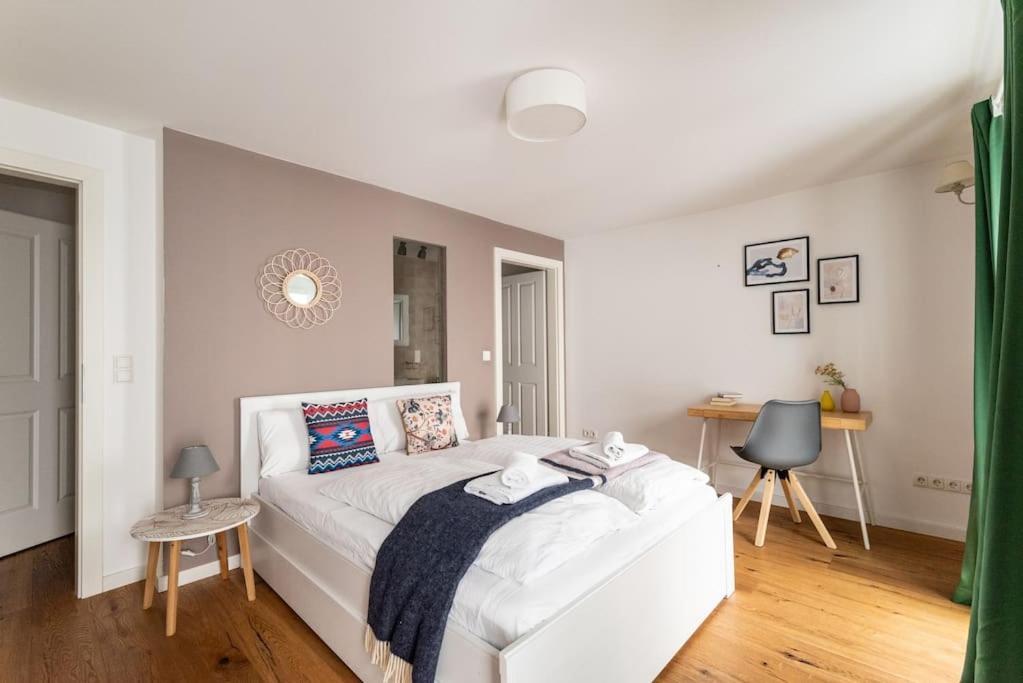 Neat 1br Duplex By Metro And Center By Hm Vienna