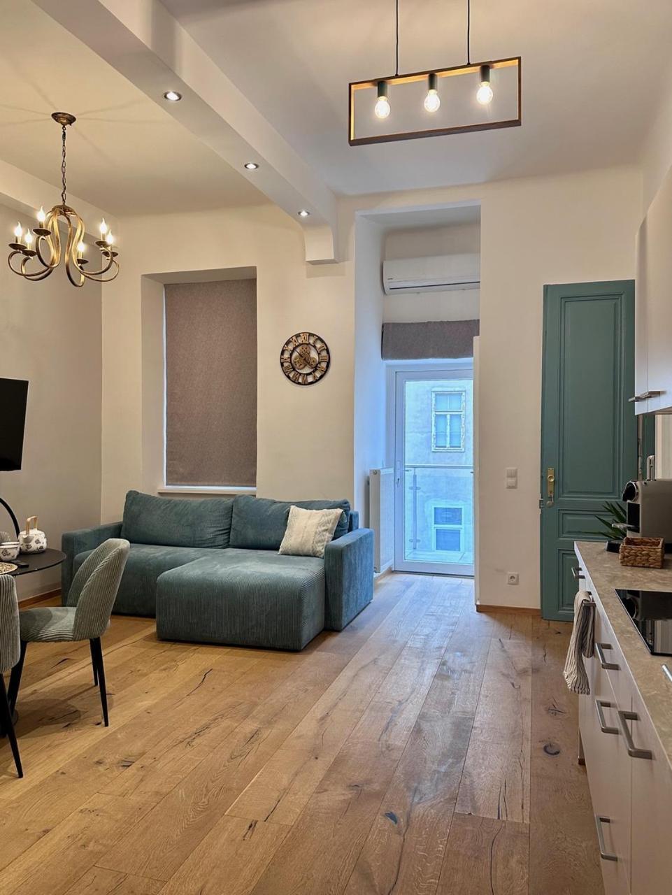 Donau Dreams Modernes Hideaway L Hg9