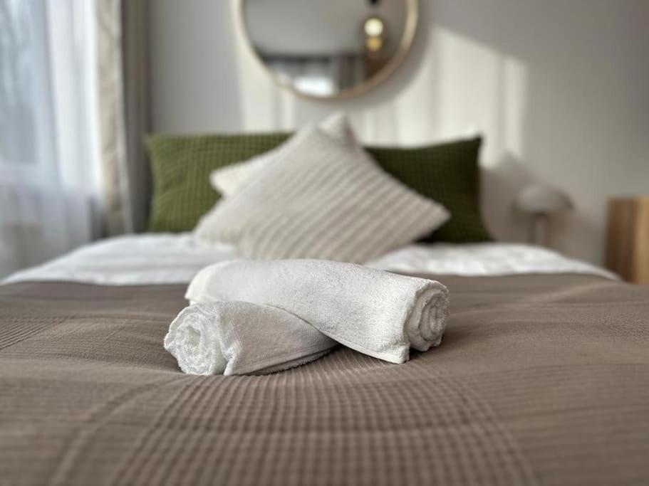 Chic - Quiet Area - Next To Hospital Apartment *