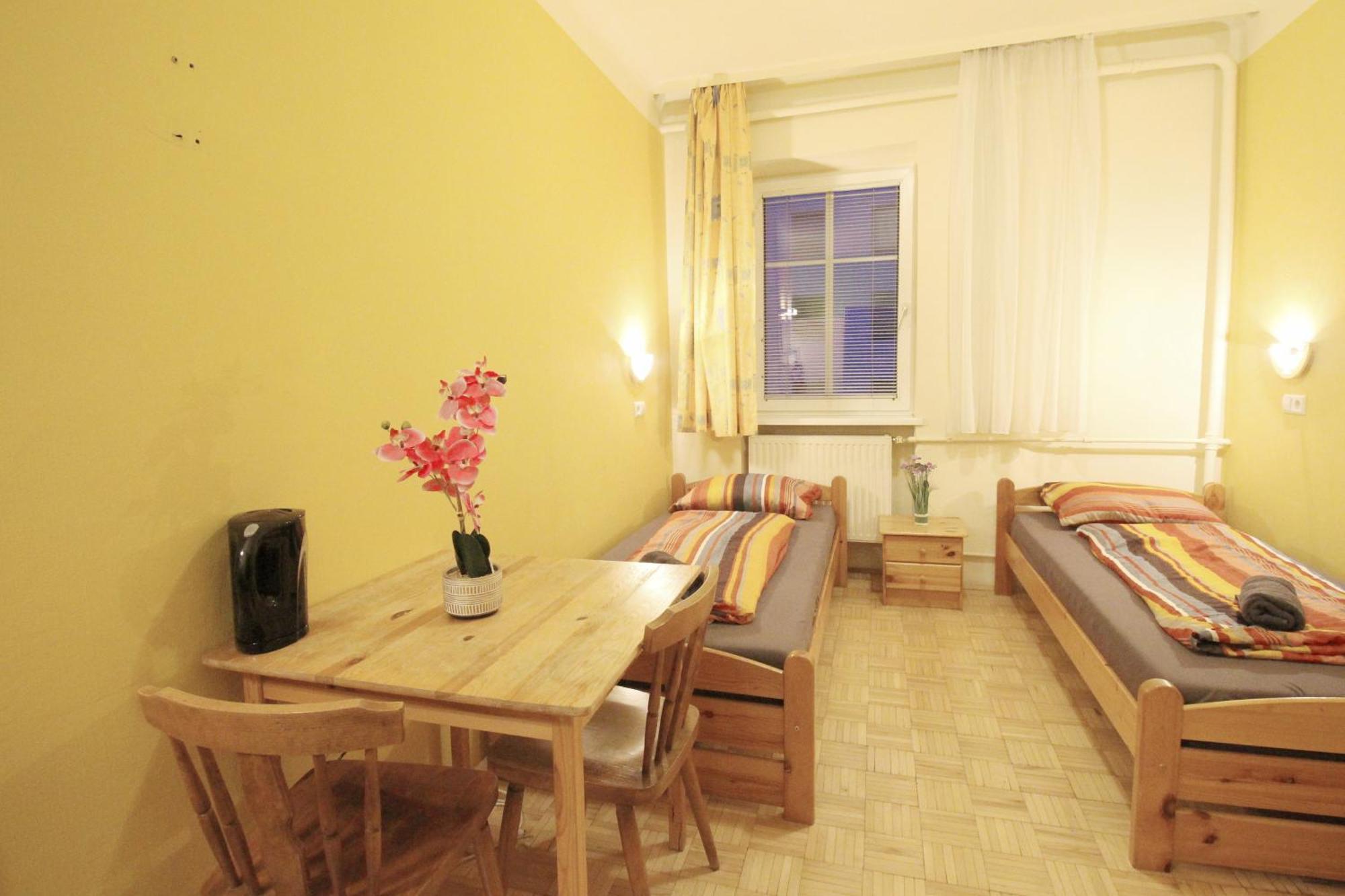 Double In Hutteldorfer Strasse Area *