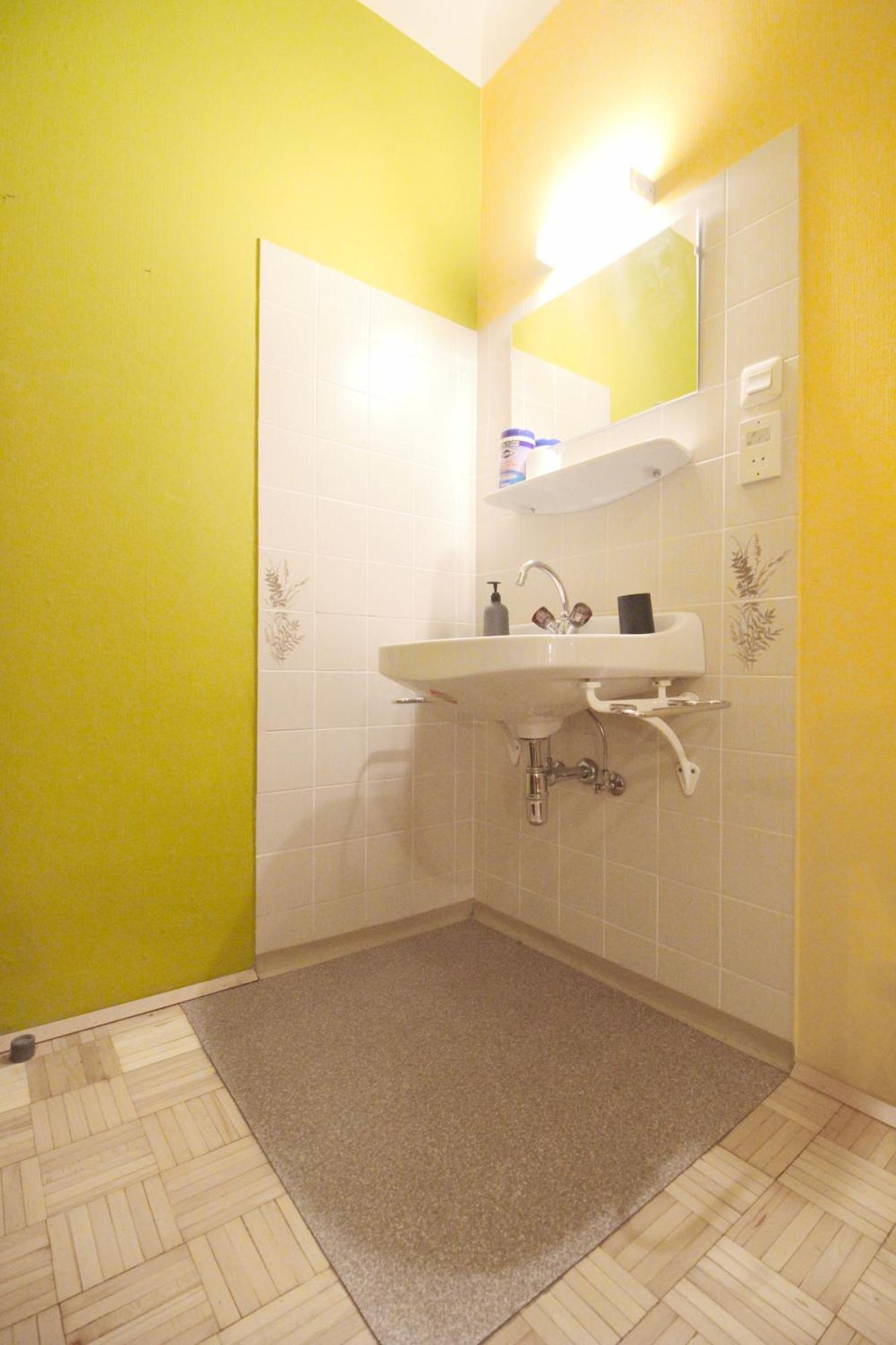 Double In Hutteldorfer Strasse Area Privatunterkunft