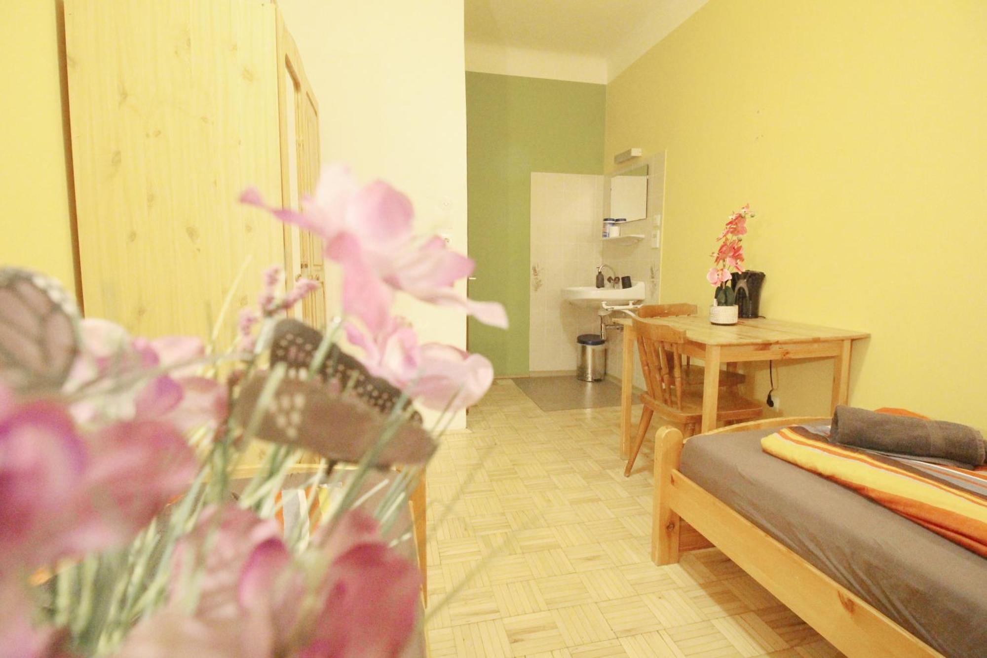 Privatunterkunft Double In Hutteldorfer Strasse Area Wien