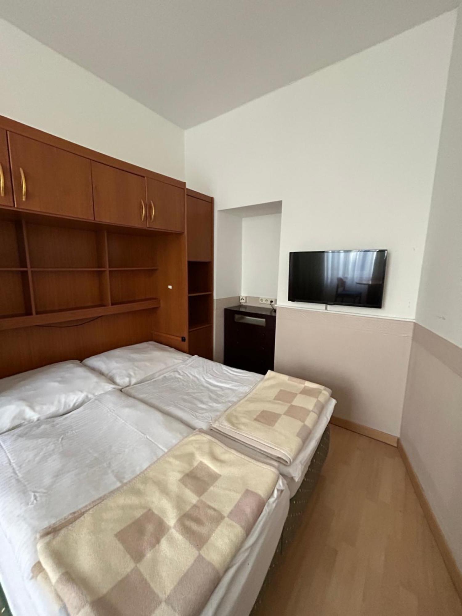 Reiner Apartment *