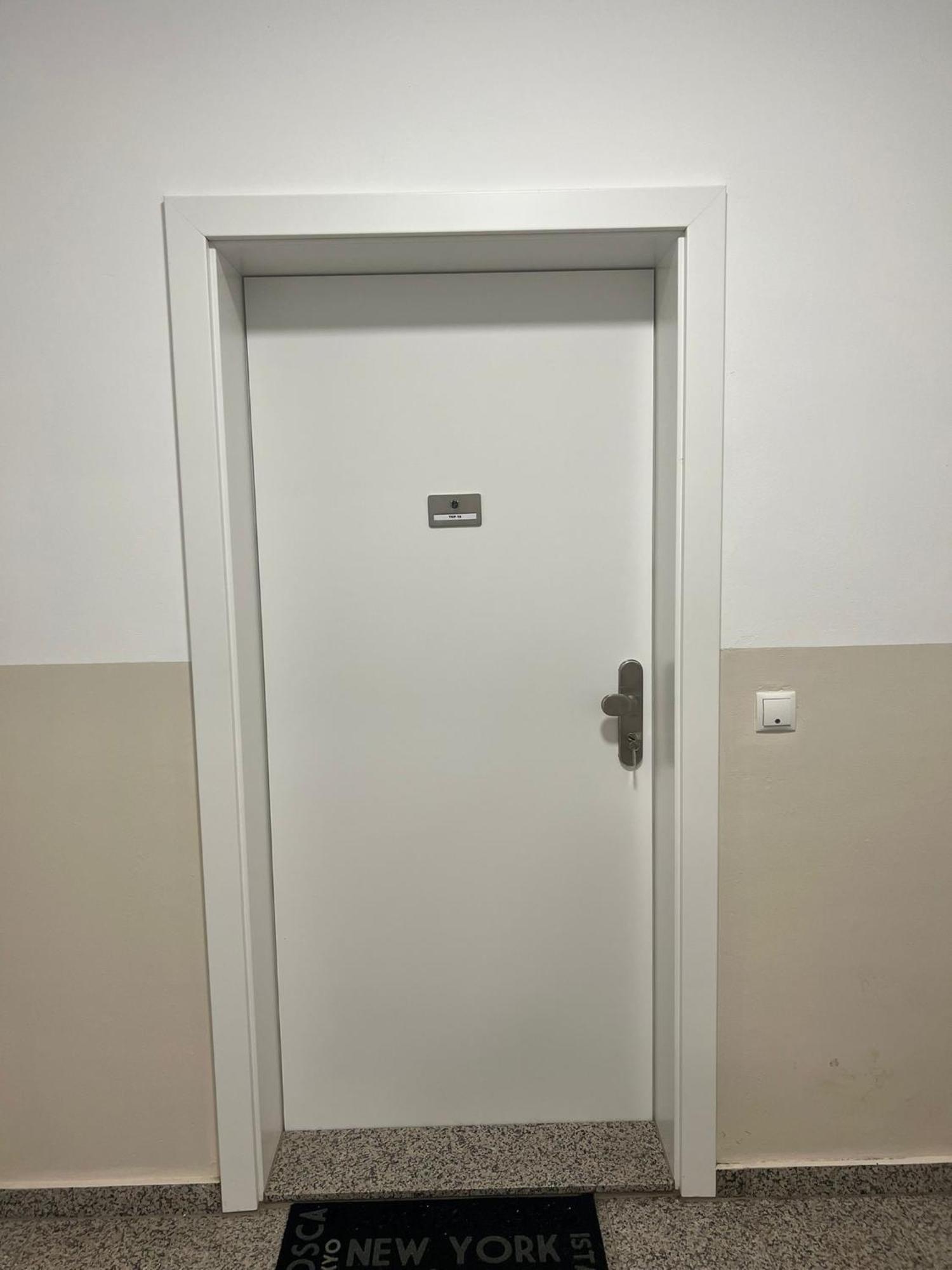 New Westbahnhof Apartment *