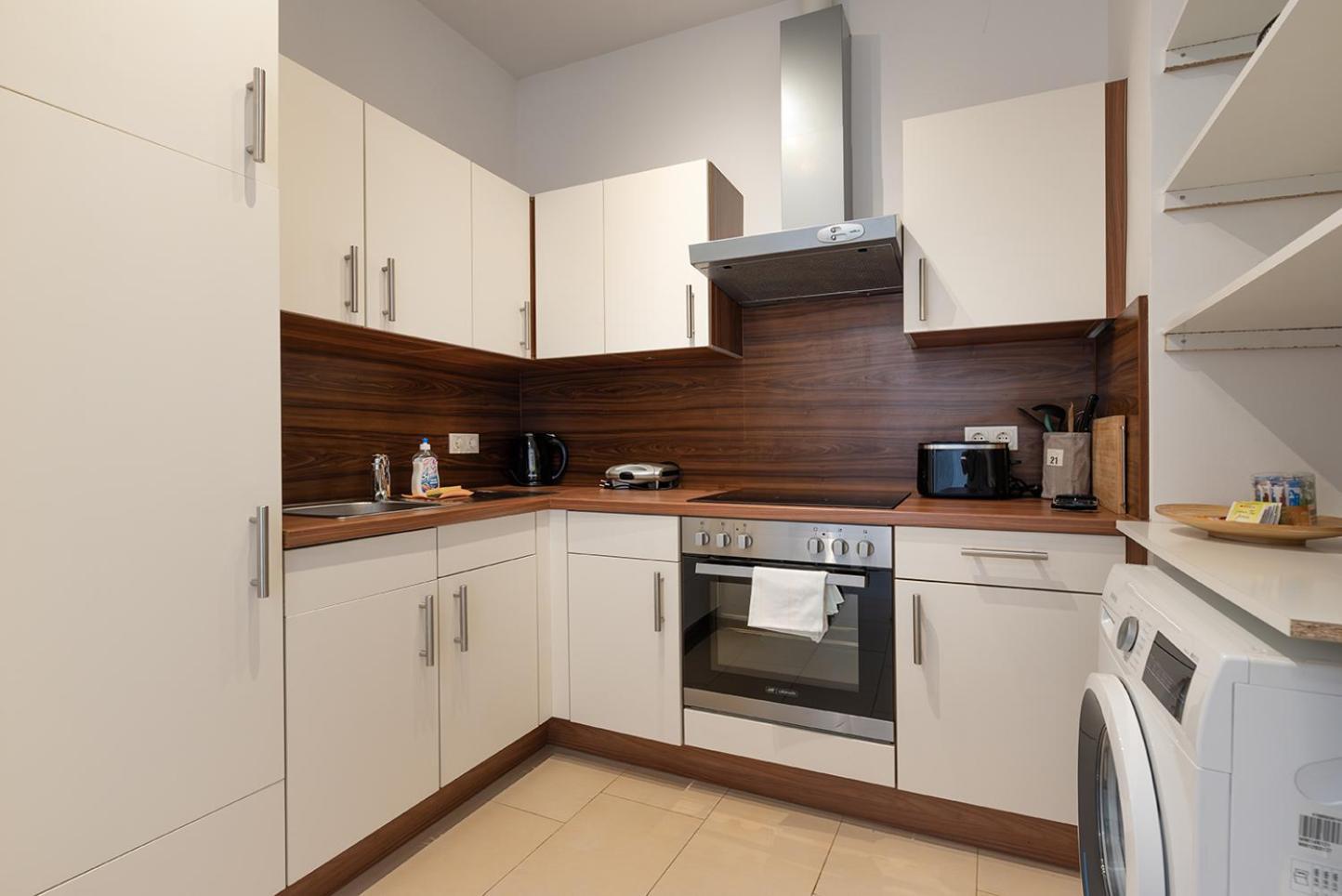 Zentral Und Ruhig Bei Schoenbrunn Apartment *