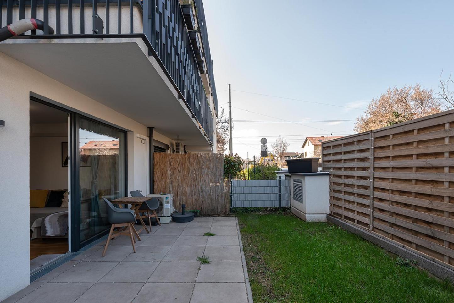 Schoenes Mit Garten Und Tiefgarage * Vienna