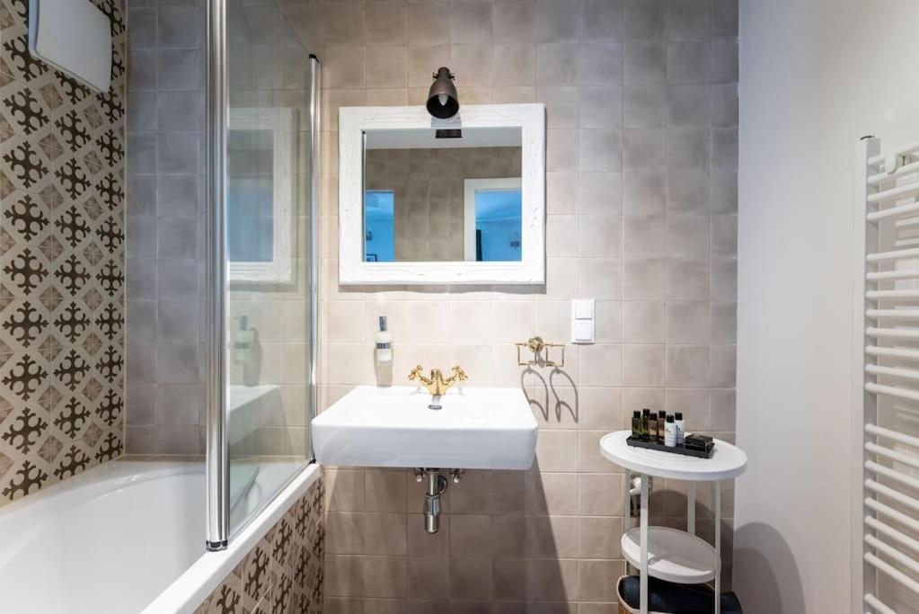 Neat 1br Duplex By Metro And Center By Hm *