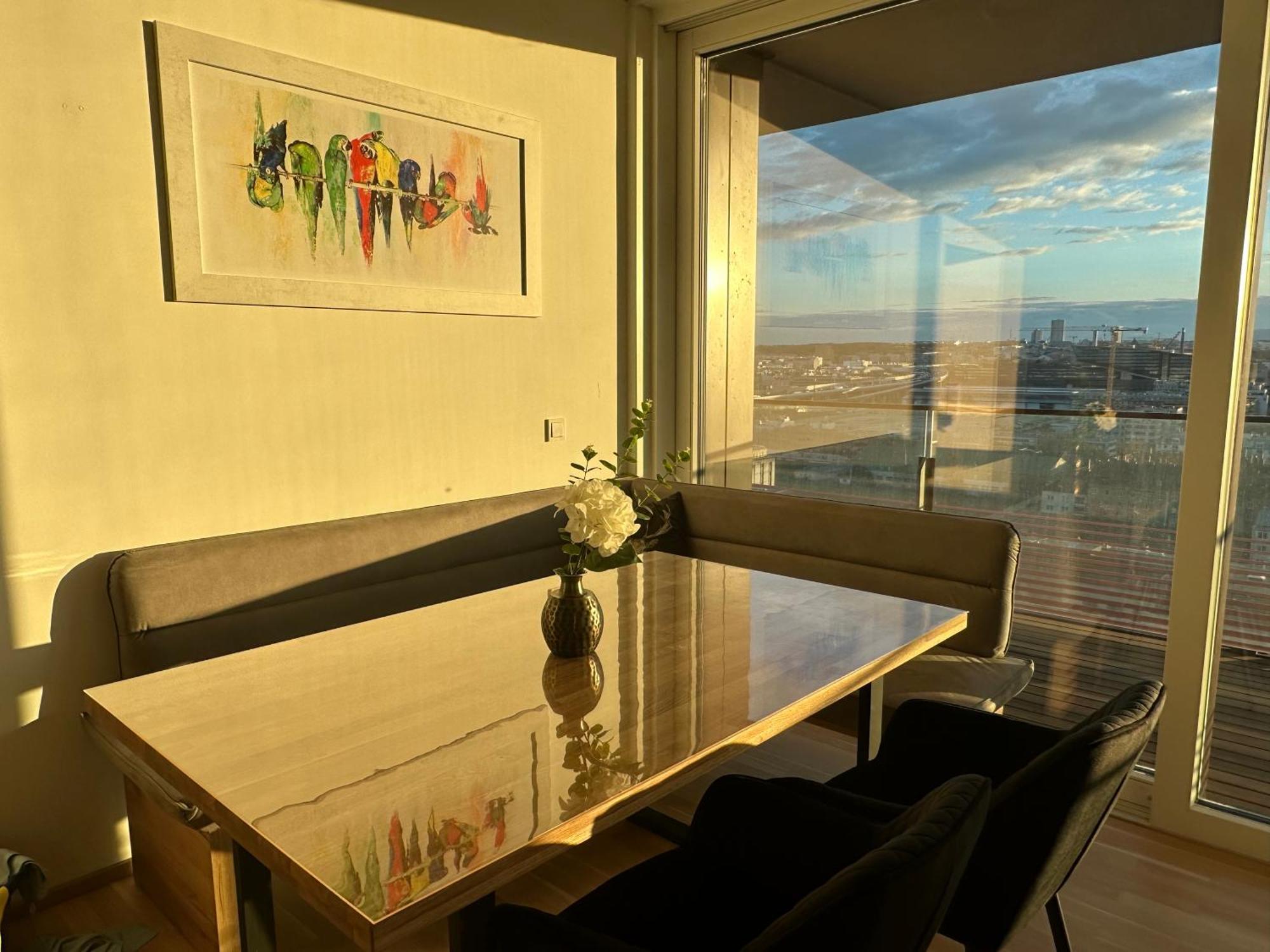 Apartment Panorama Sky I Rooftop Pool I Metro Station Vienna
