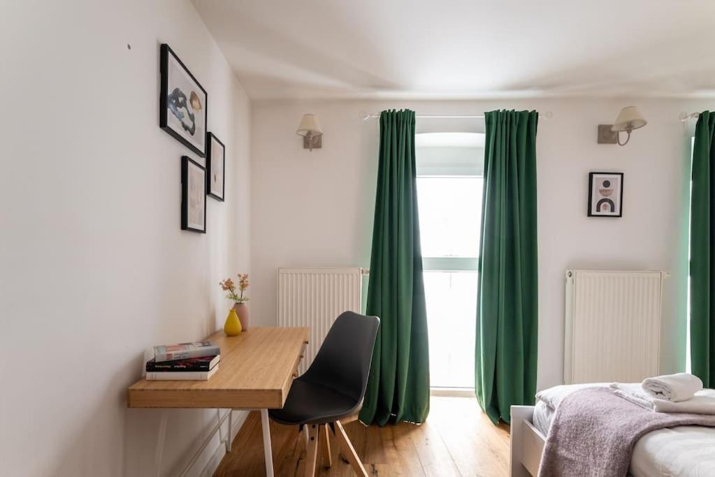 Apartment Neat 1br Duplex By Metro And Center By Hm *