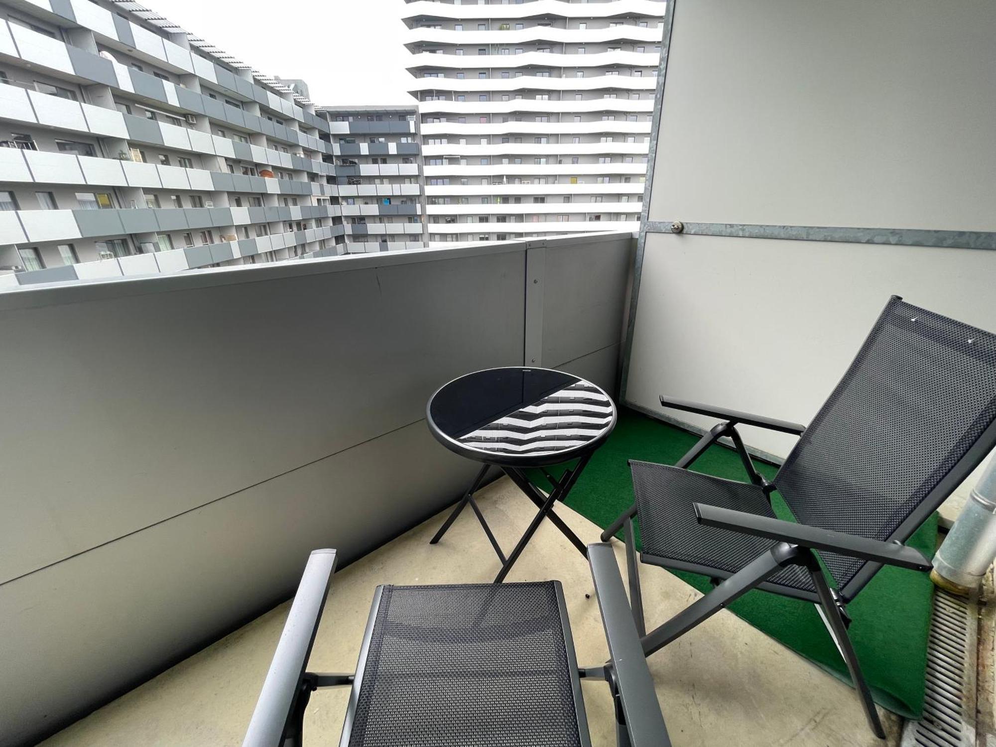 Spacious 1br With Balcony Above Citygate Shopping Complex With Metro Access