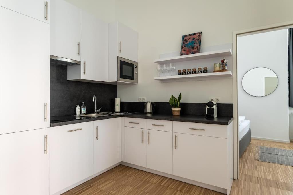 Spacious 2br Near Attractions By Hm *