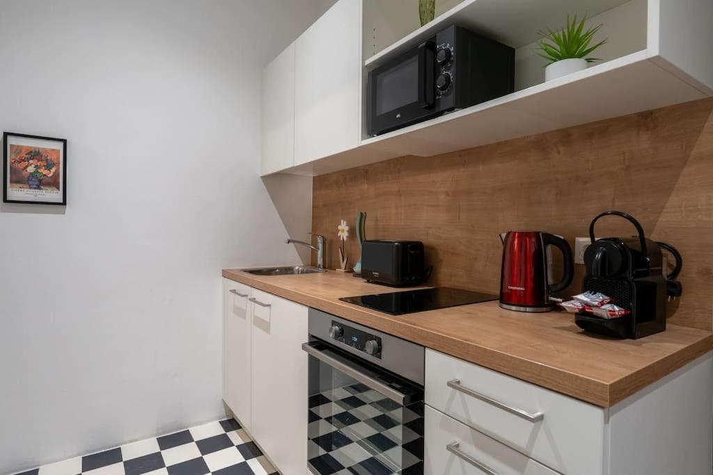 Practical 1br Flat By Center By Hm Apartment Vienna