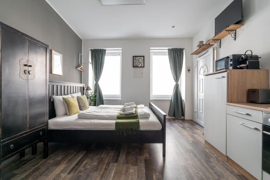 Sleek By Center By Hm Apartment *