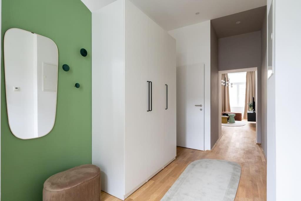 Elegant 1br Suite, Close By Hm Apartment Vienna