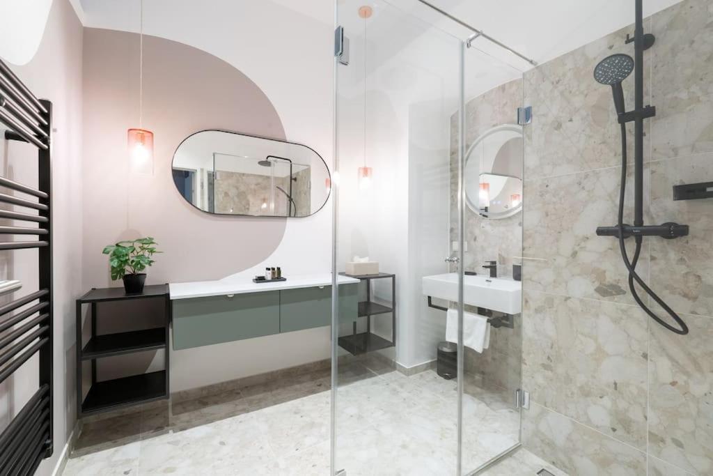 Elegant 1br Suite, Close By Hm Apartment *