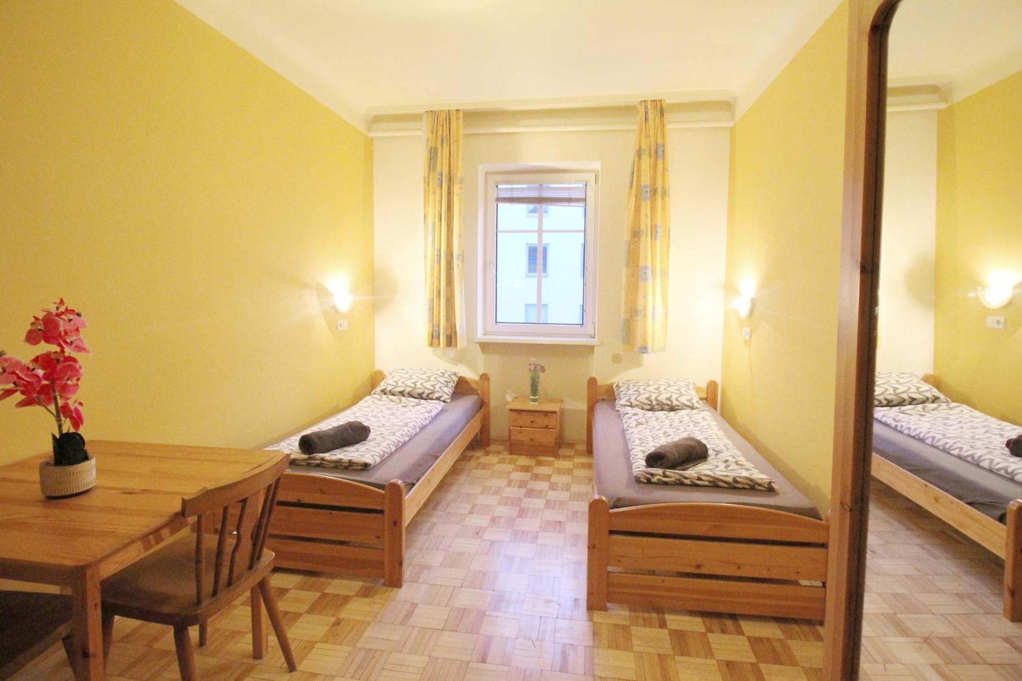 Double In Hutteldorfer Strasse Area Vienna