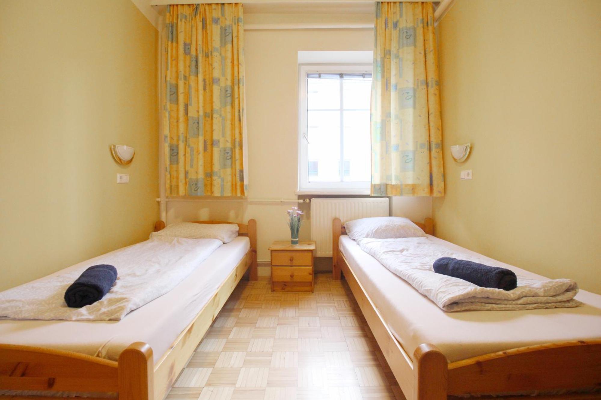 Double In Hutteldorfer Strasse Area Homestay