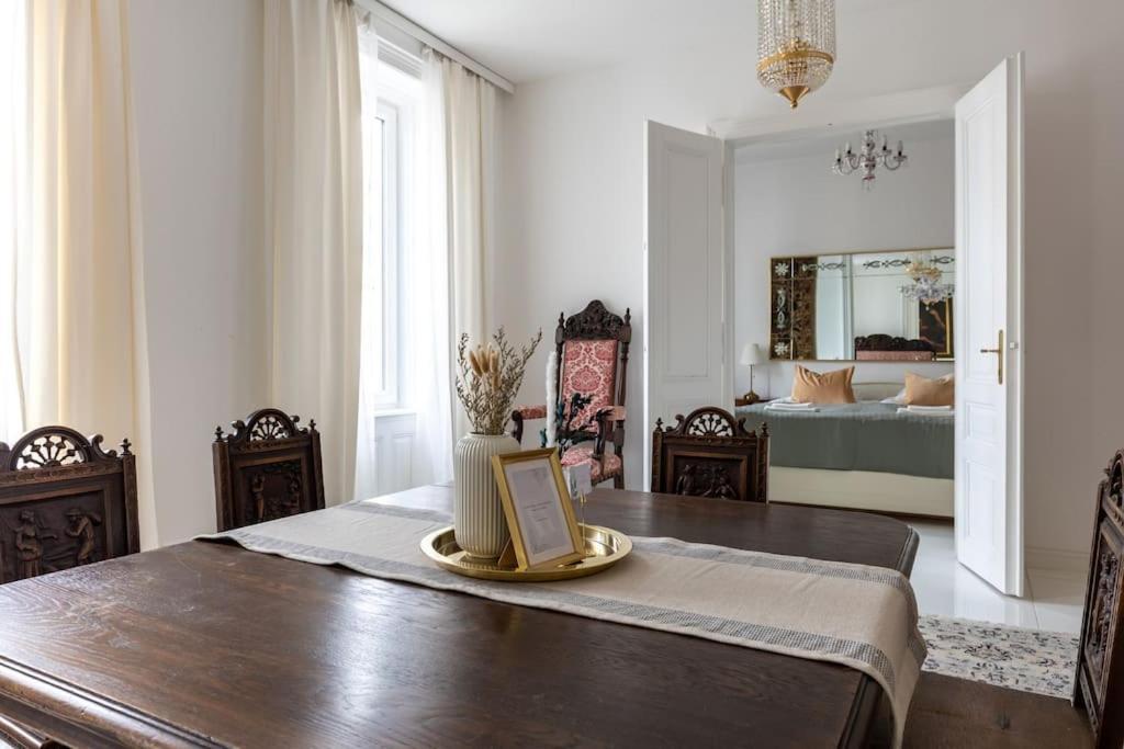 Apartment Luxurioes Wohnen Mit Anbindung Ans Zentrum 20 Minuten