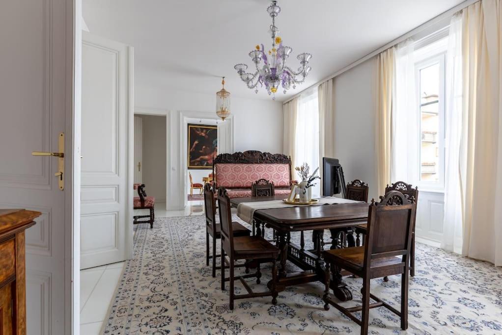 Luxurioes Wohnen Mit Anbindung Ans Zentrum 20 Minuten Apartment *