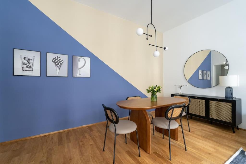 Pristine 1br Suite, Quick To By Hm *