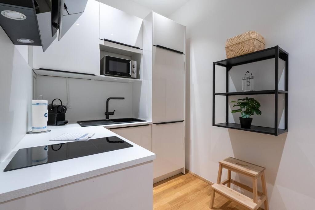 Pristine 1br Suite, Quick To By Hm