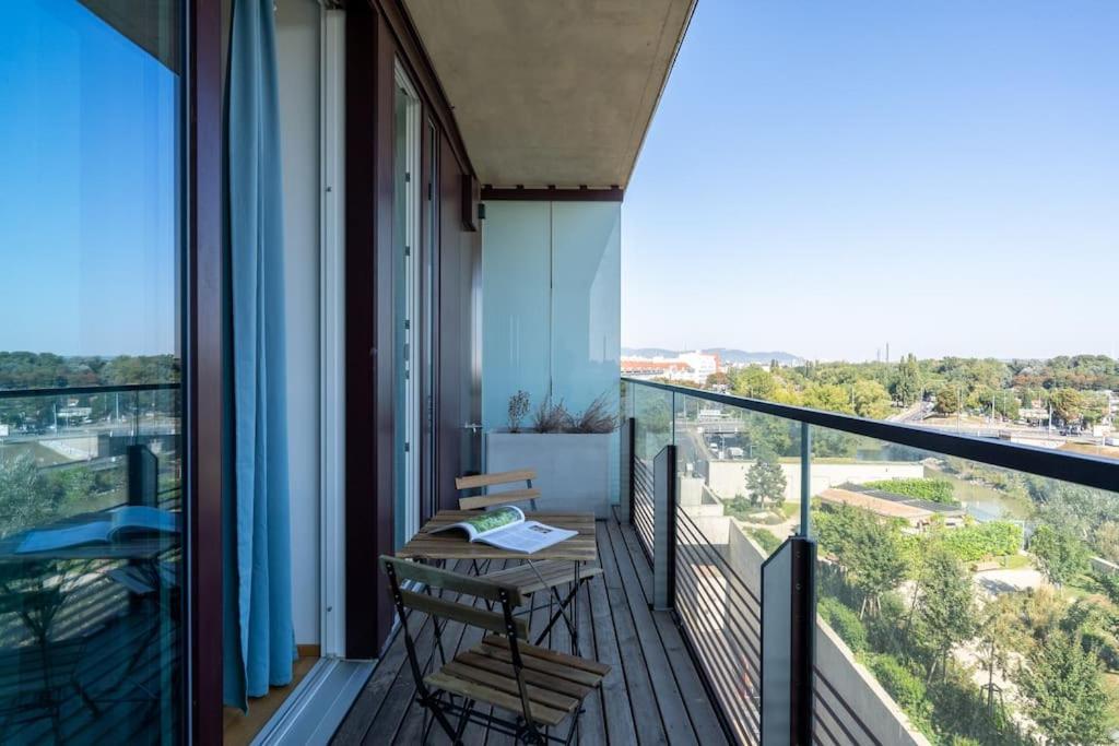 Hm • Modern 1br Vista At Danube *