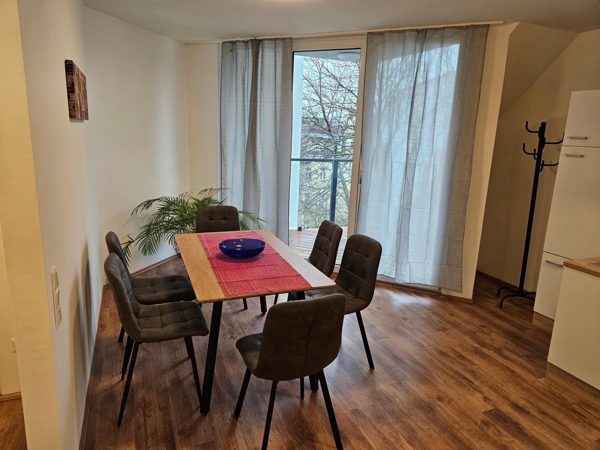 Rooftop 'chestnut Tree' 23 Apartment
