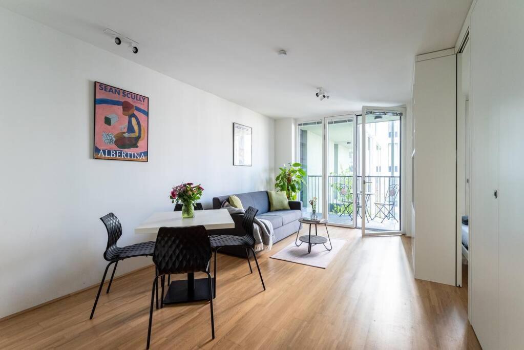 Apartment Hm • New Studio By Wu & Messe