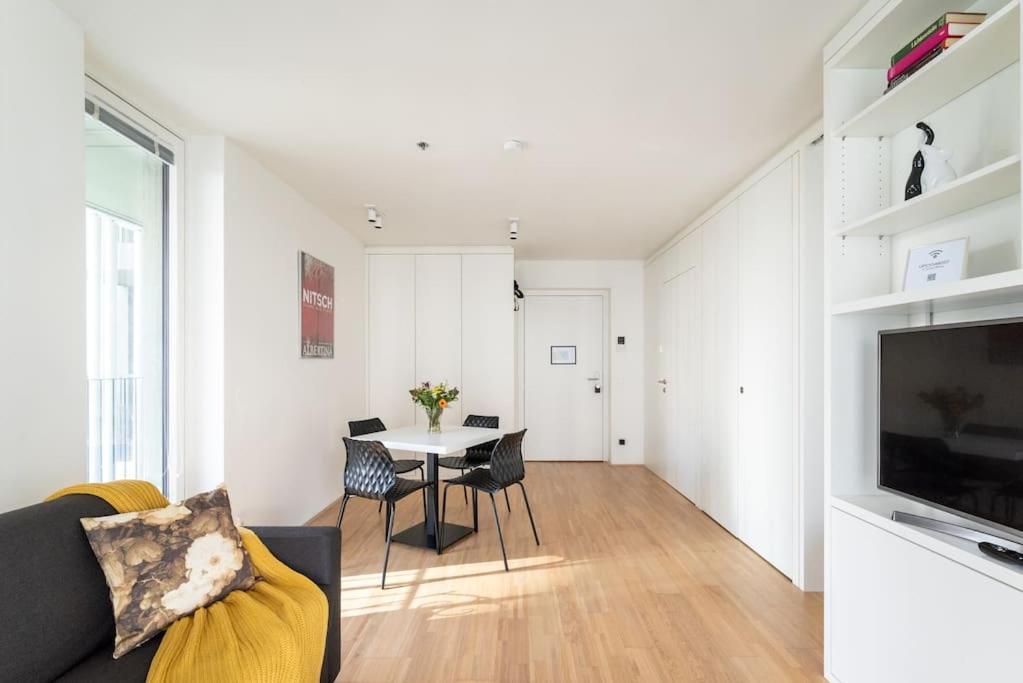 Smart With Terrace By Hm Vienna