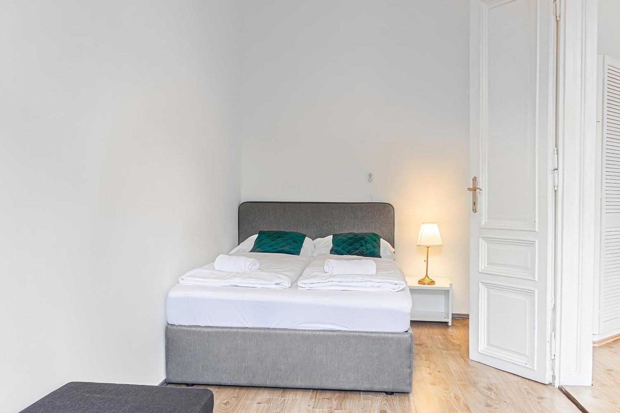 Attractive 2 Bedroom Apt. Near Akh Ideal For *