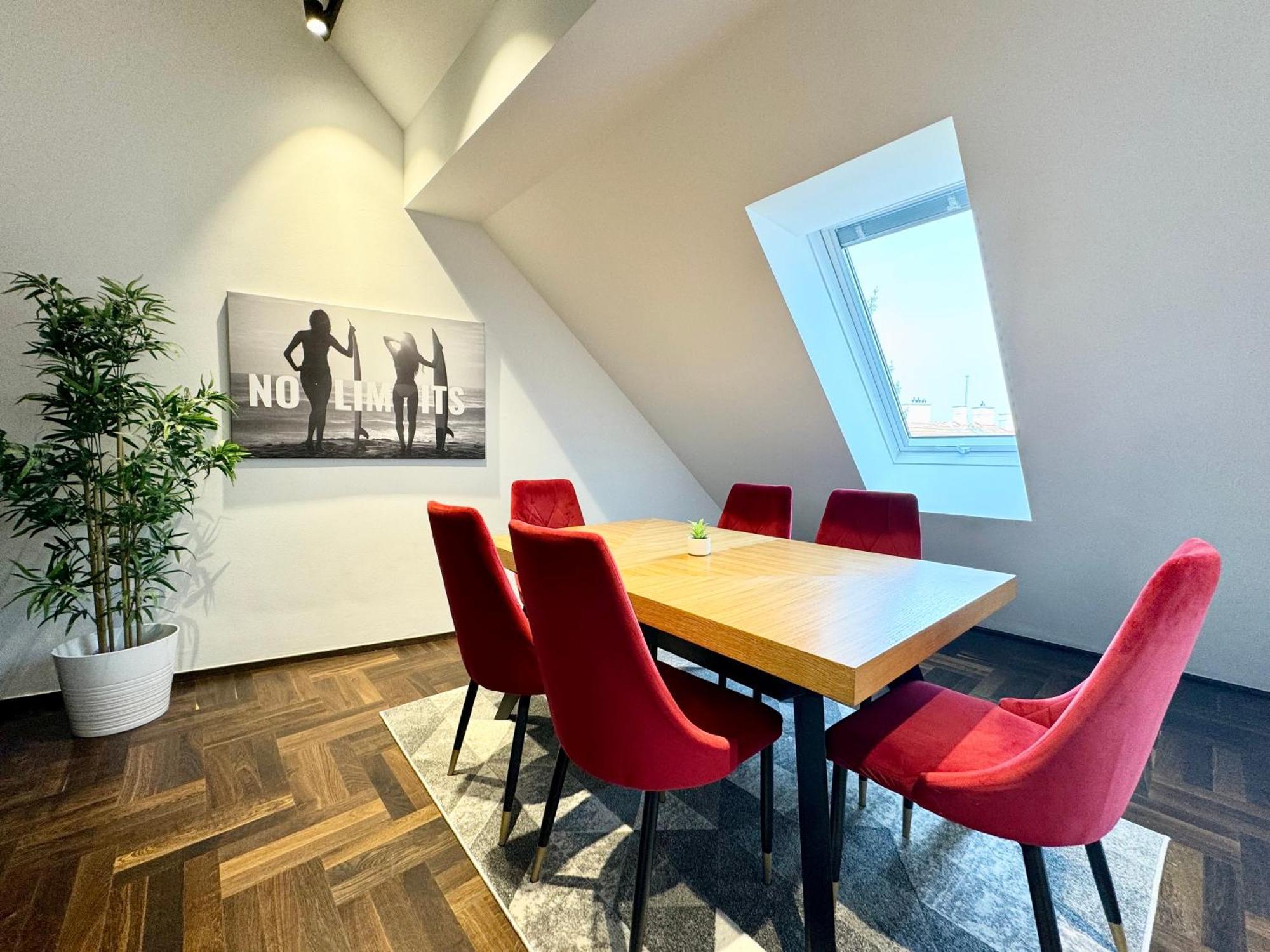Apartment Penthouse Mit Parkplatz Und Balkon