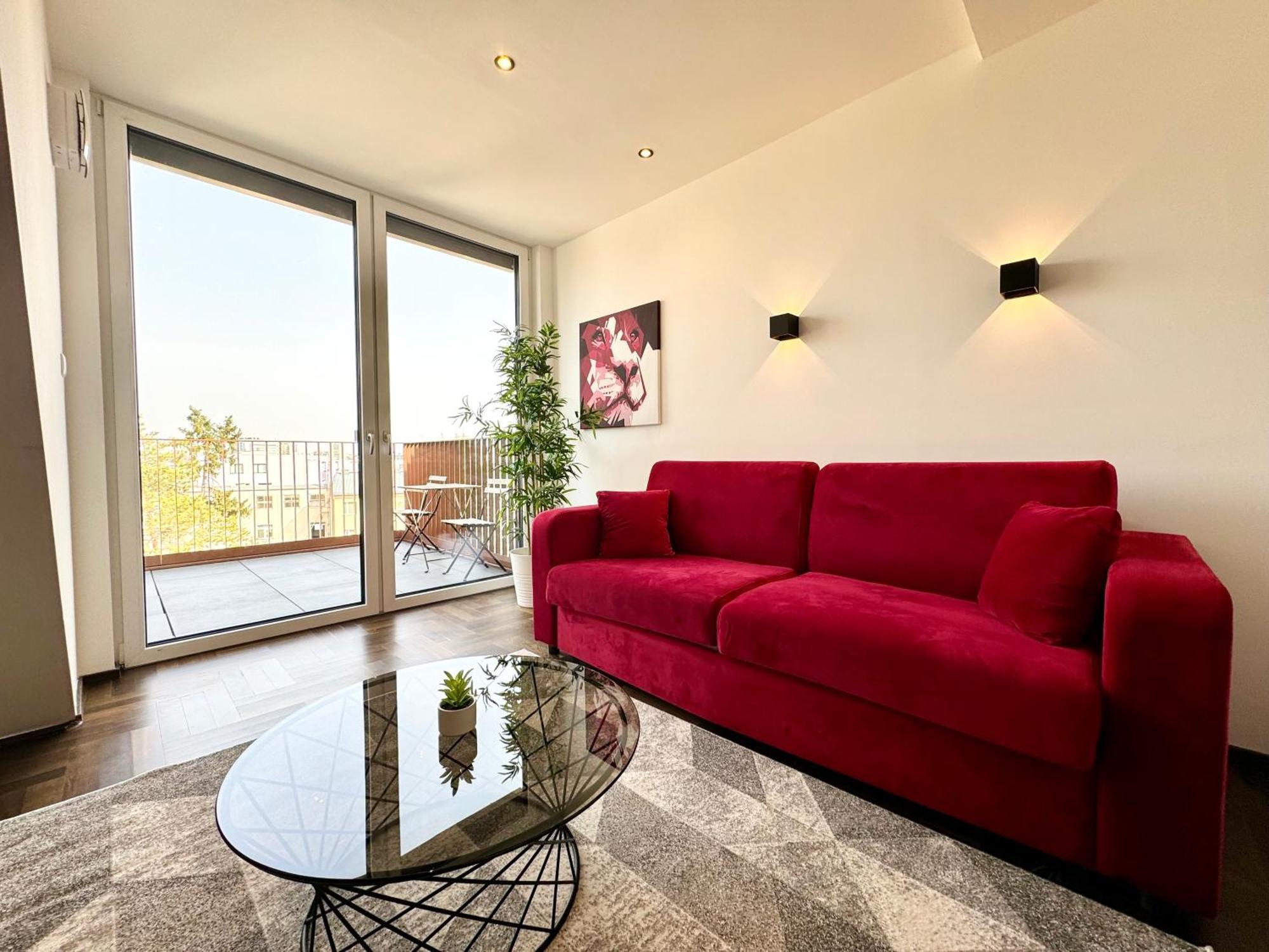 Penthouse Mit Parkplatz Und Balkon