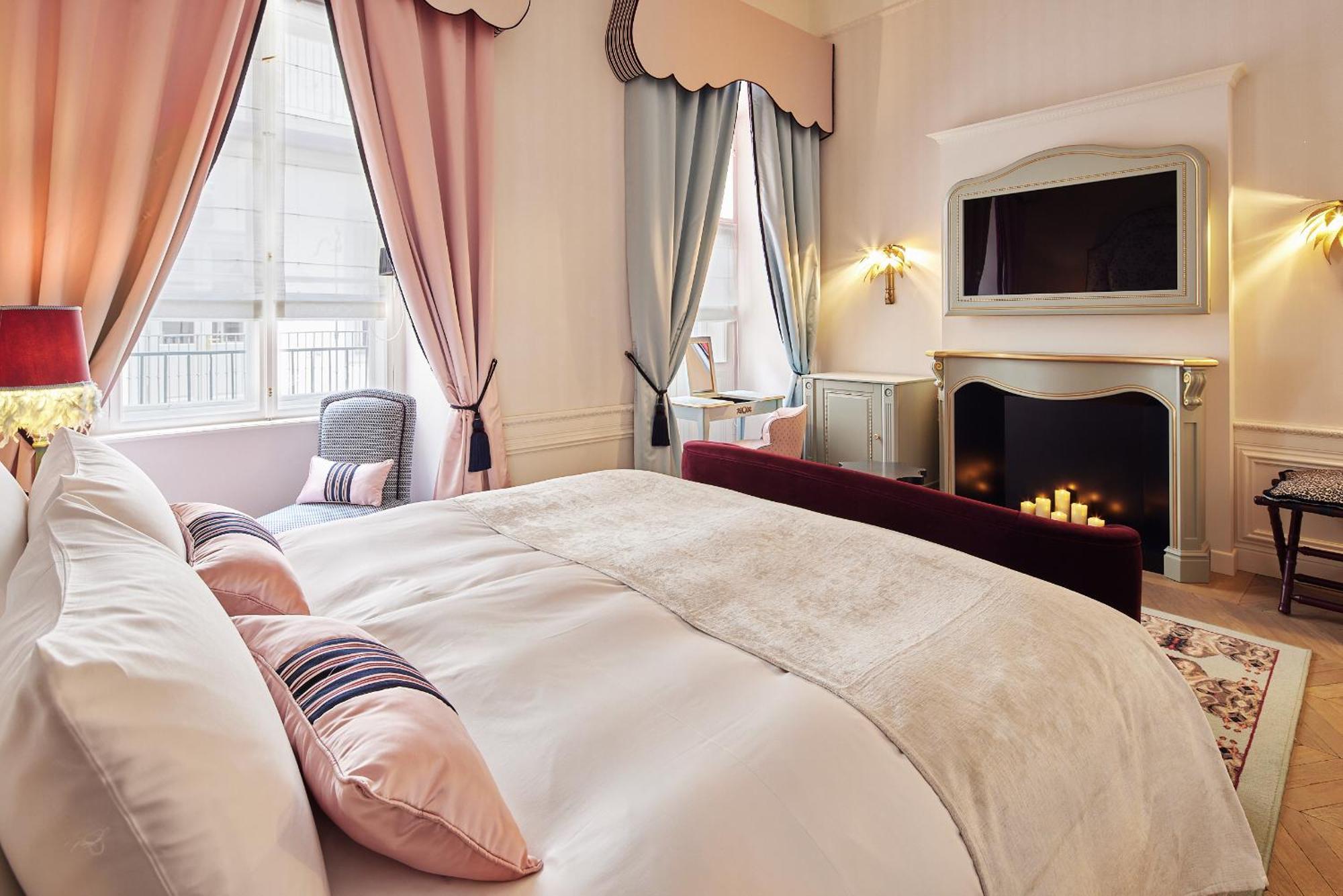 Hotel The Leo Grand