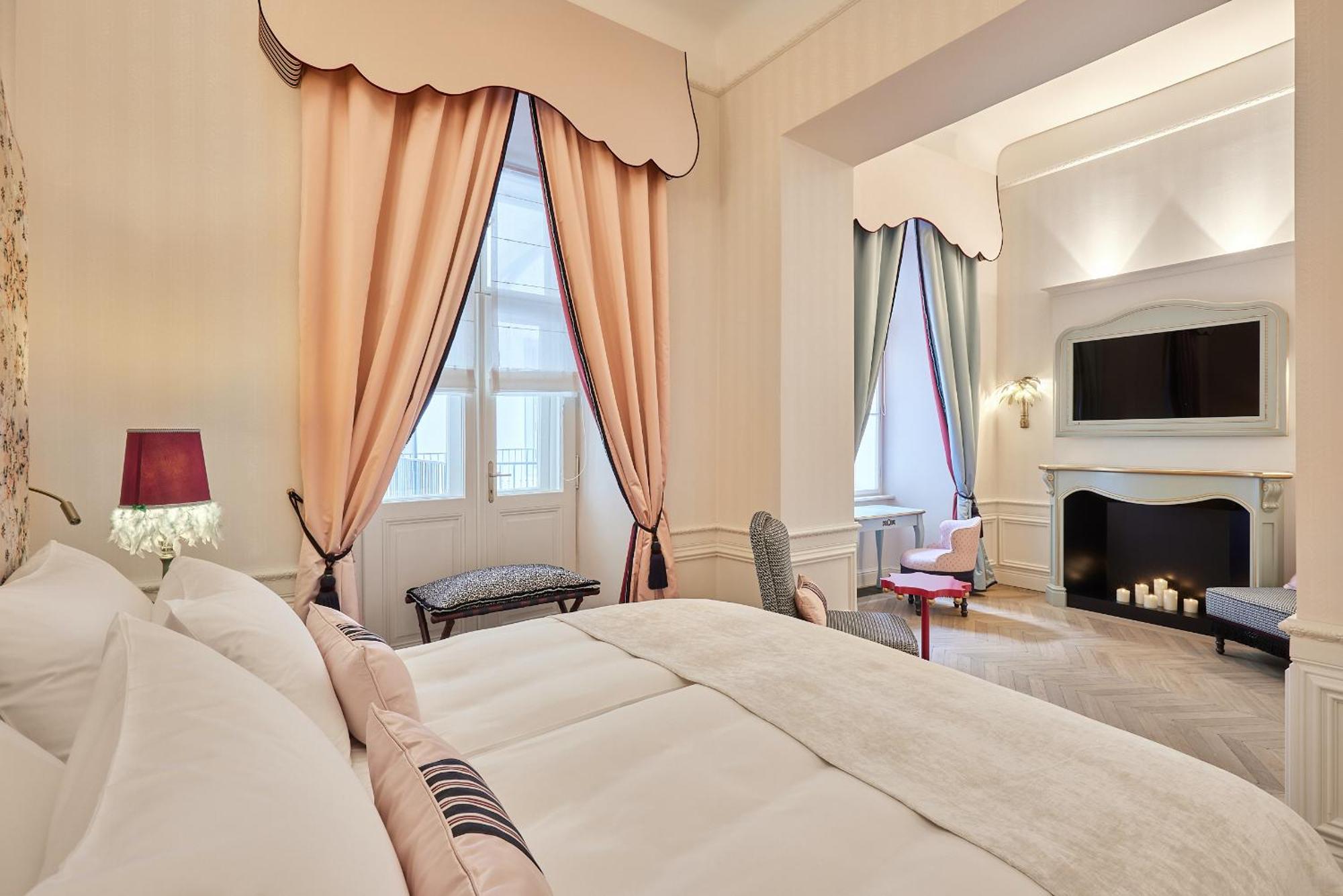 Hotel The Leo Grand 5*
