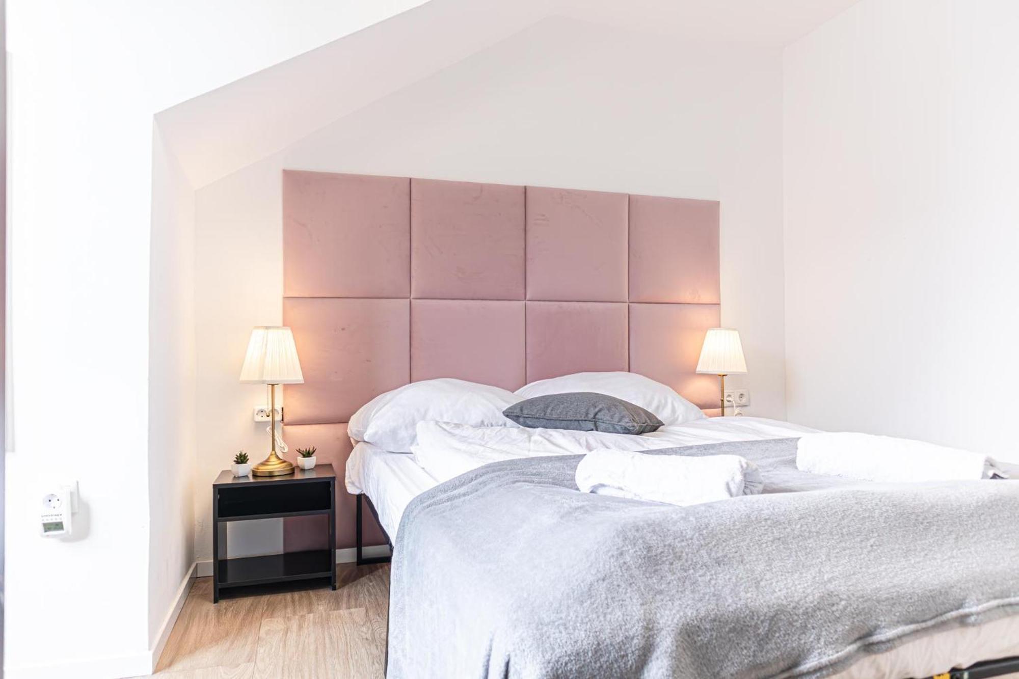 Convenient 2br Apt. Near U6 Station Am Schoepfwerk * Wien