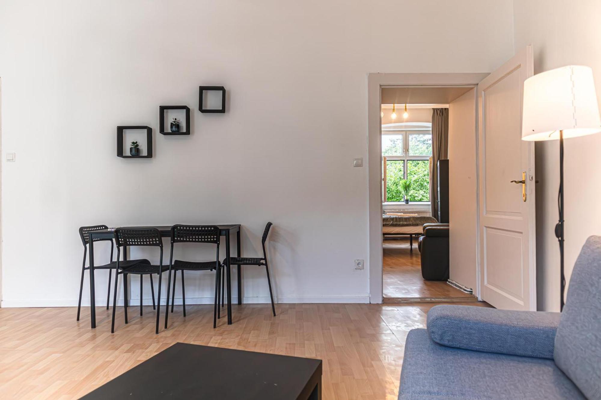 Pleasant 2br Apt- Near Train Station Hetzendorf * Vienna