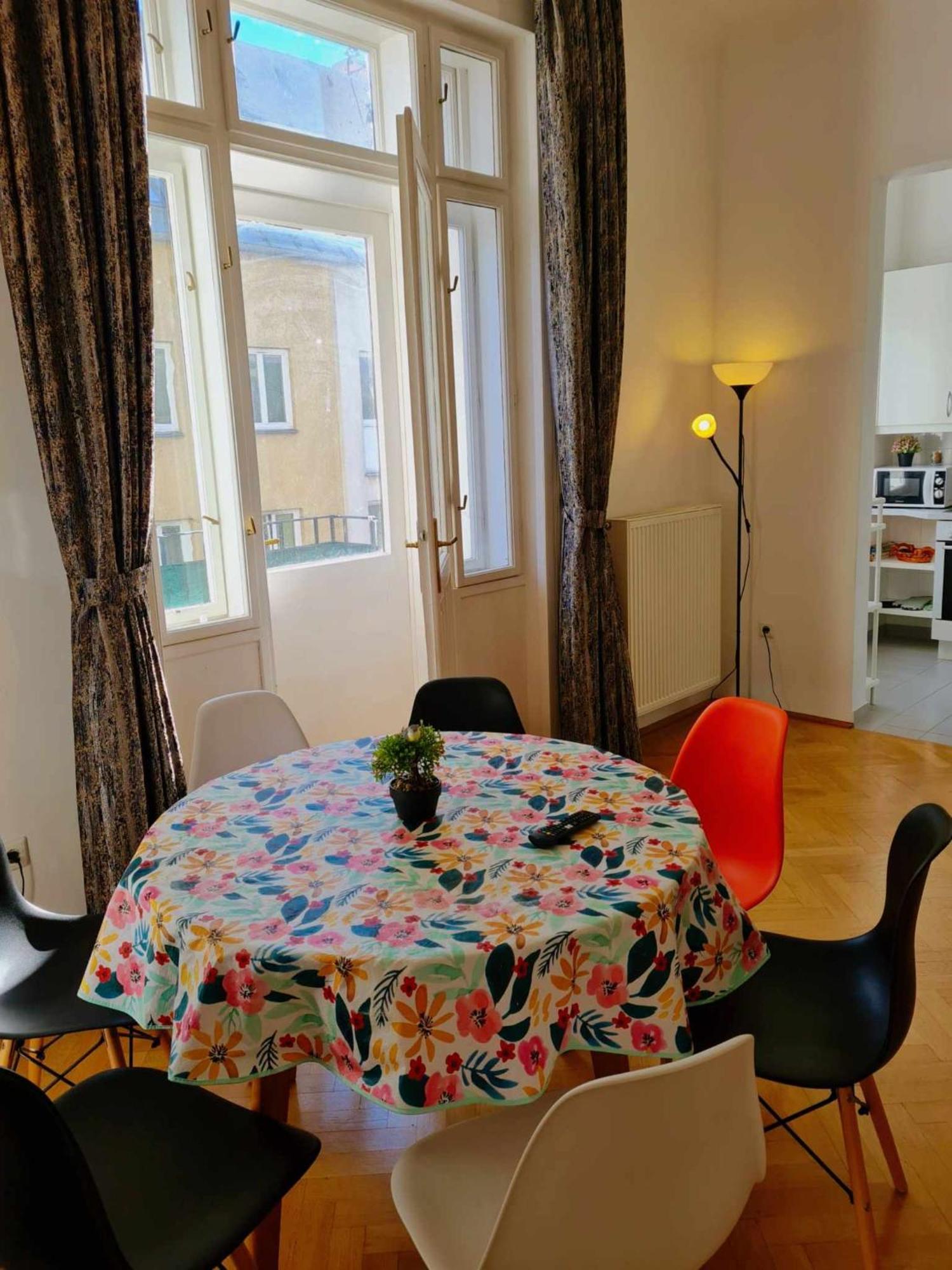 Appartamento And Round 3 Minutes To Shopping Center And Schoenbrunn Palace *