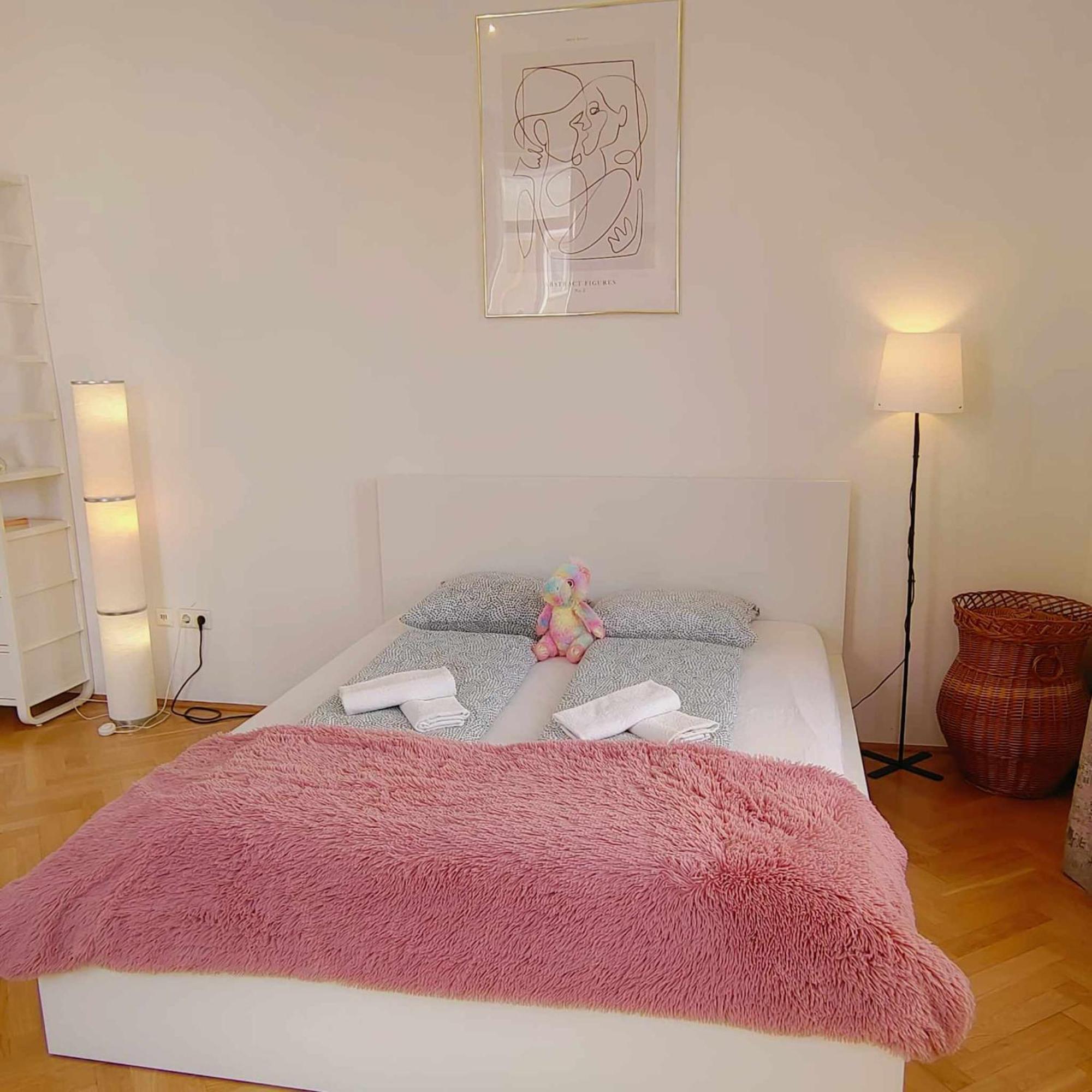 Appartamento And Round 3 Minutes To Shopping Center And Schoenbrunn Palace *