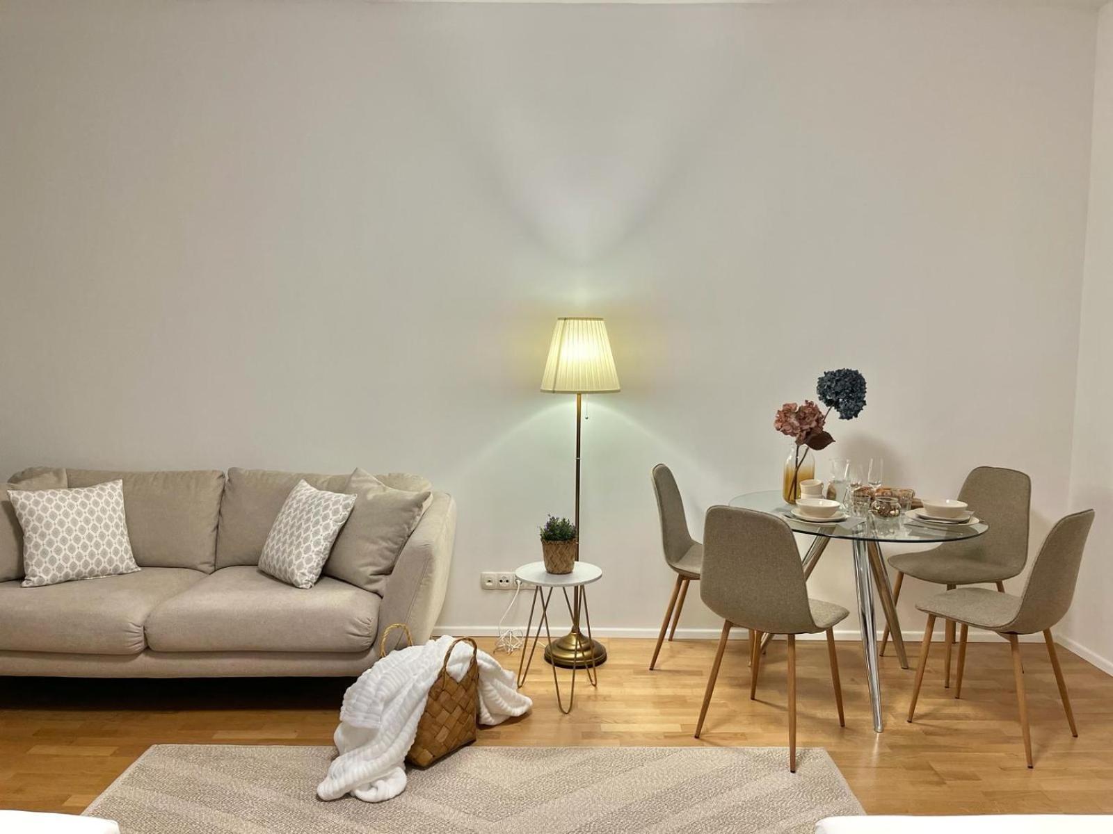 Zentrales Mit Balkon
