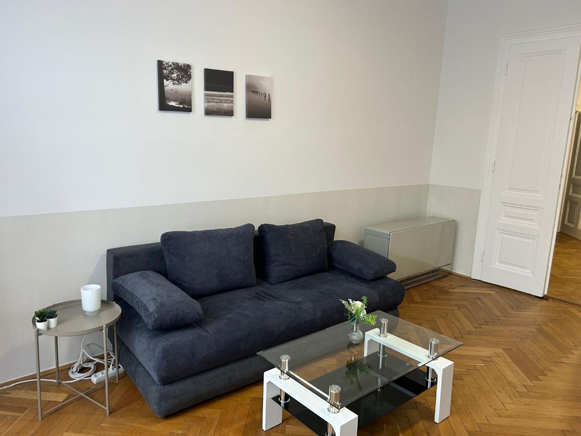 Paky 00411 Viena