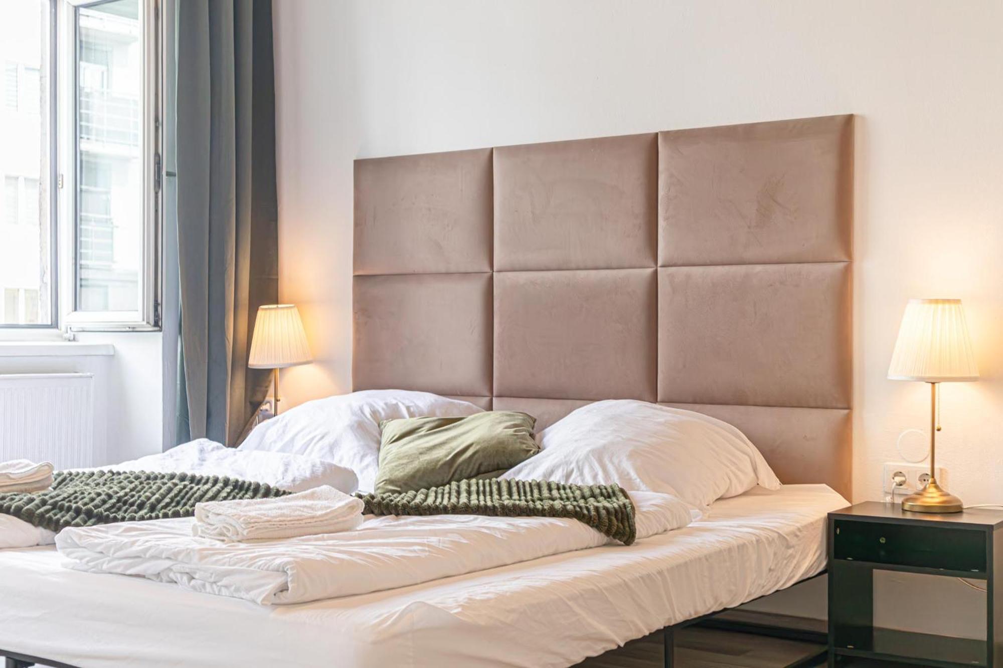 Friendly 2br Apt-near U6 Station Am Schoepfwerk Apartamento