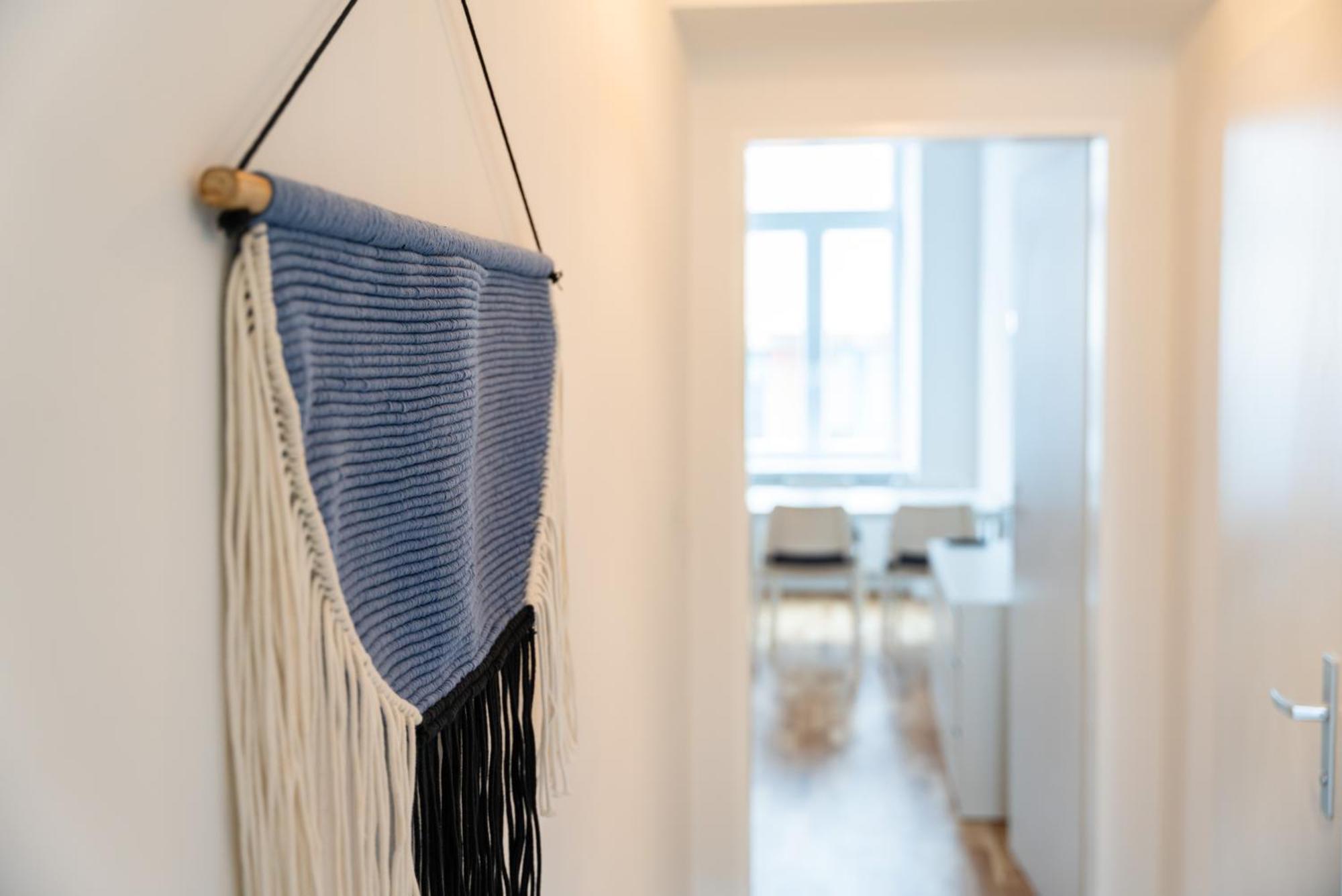 Apartment 1150 *